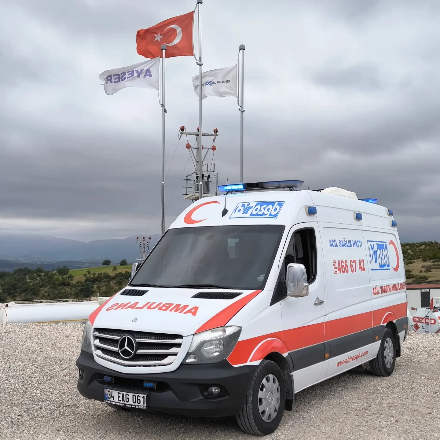 454508300_17969519063772860_5125097314577617525_n Gebze mobil sağlık hizmeti aracı ile yerinde sağlık taraması yapan Bir OSGB ekibi